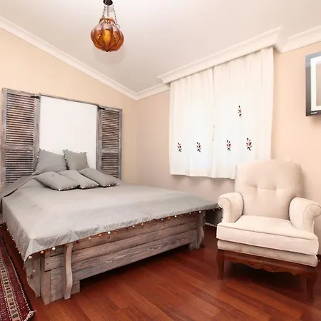Alti Butik Bed & Breakfast Cesme